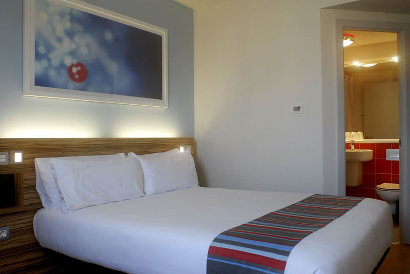 Travelodge Nottingham Central Buitenkant foto